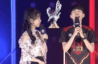 中最引人注 中最引人注