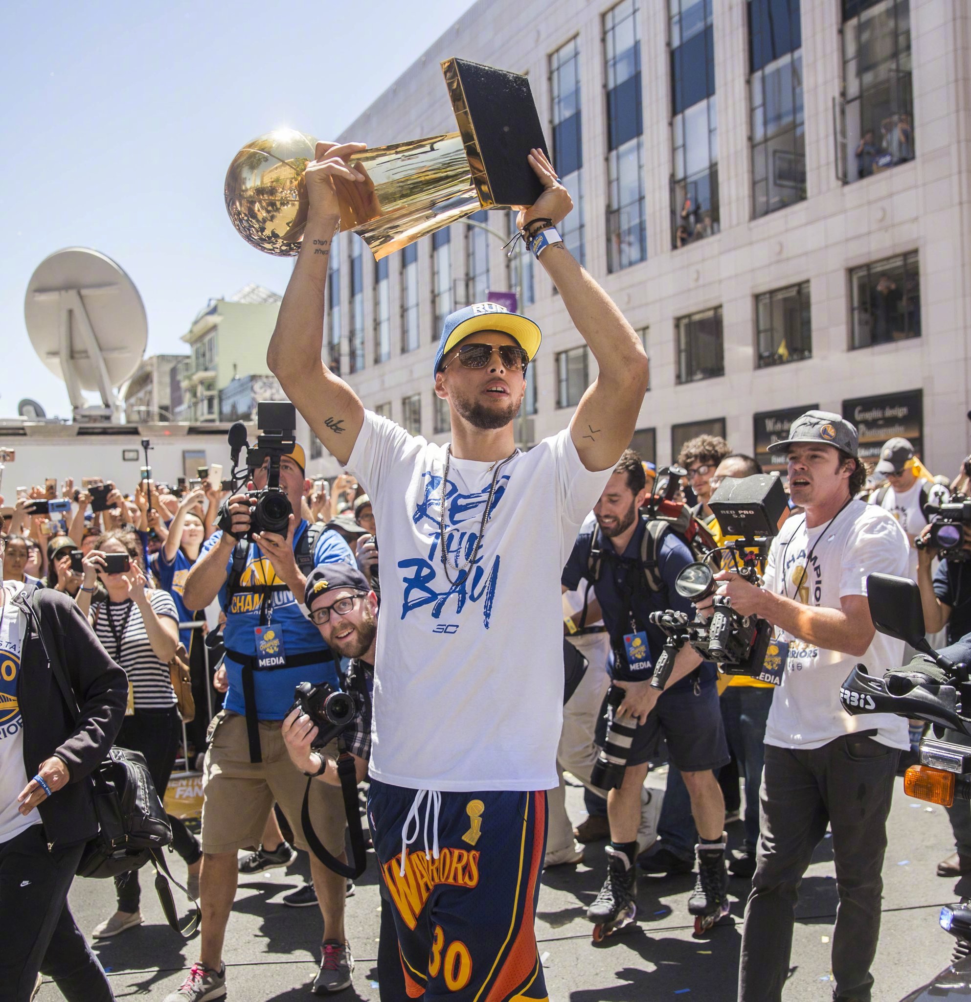 似的方式展 似的方式展