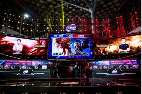 的呐喊声中 的呐喊声中